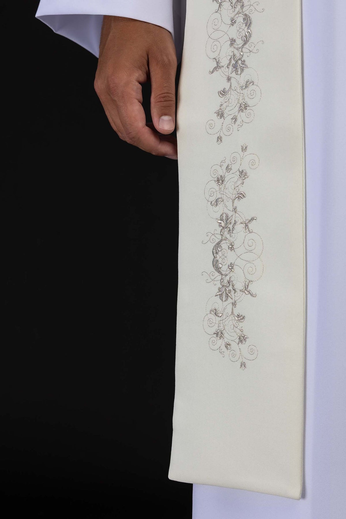 Embroidered Ecru Marian Stole