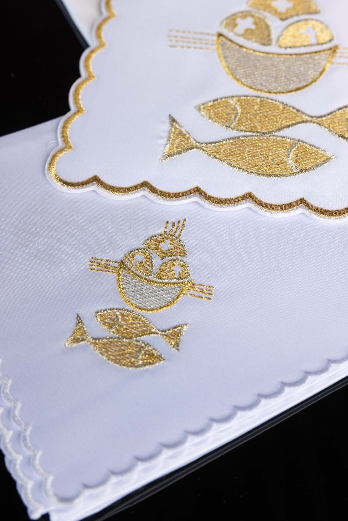 Embroidered Altar Linen Set with Bread and Fish Motif