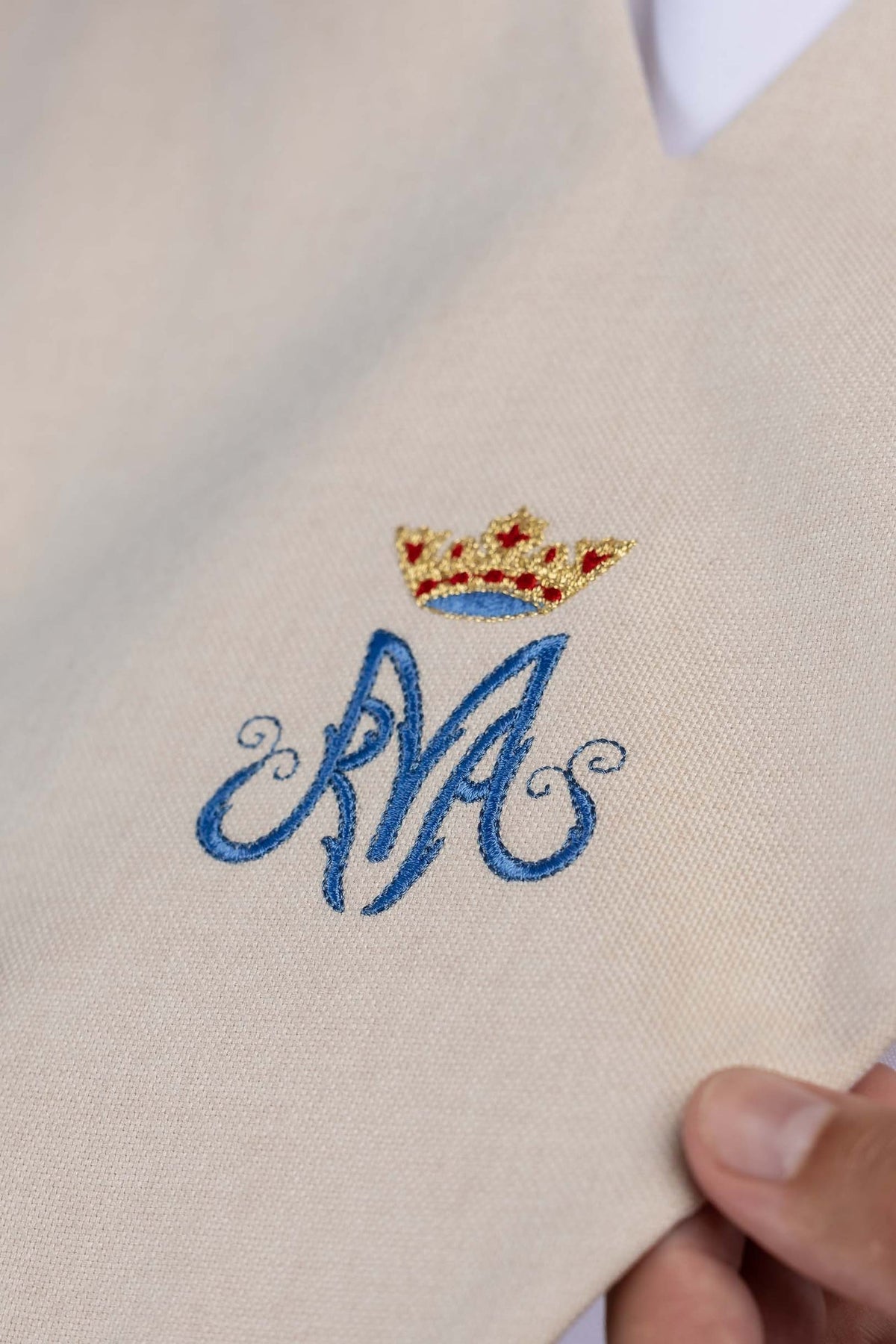 Ecru Lector's Pallium with Marian Embroidery