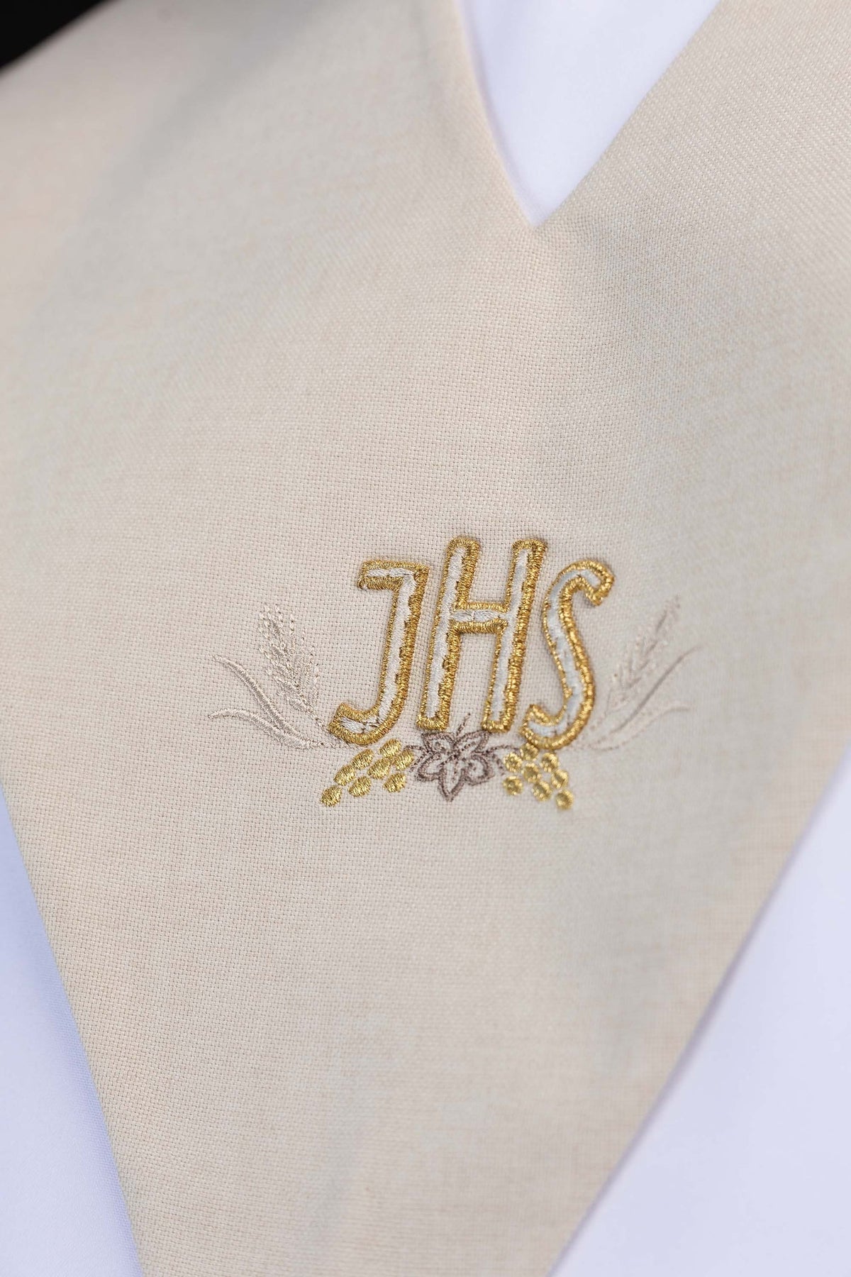 Ecru Lector's Pallium with Gold IHS Embroidery