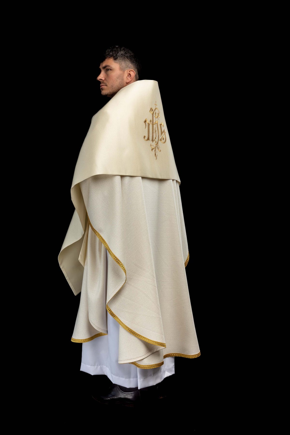 Ecru Humeral Veil with Gold Crosses