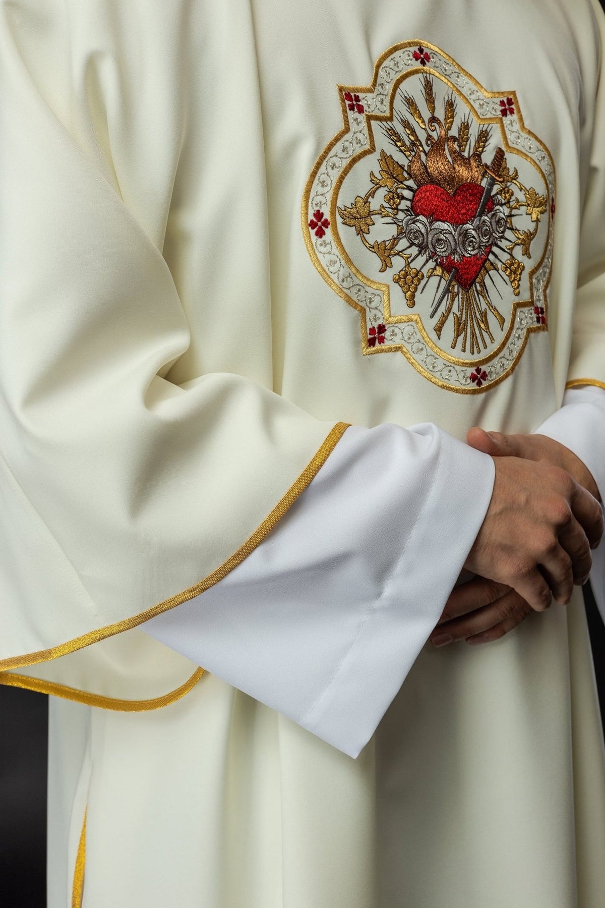 Dalmatyka z motywem Serca Maryi