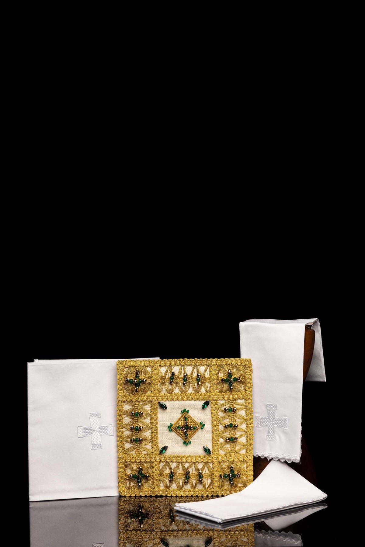 Handcrafted Altar Linen Set with Natural Stones Handmade 5013, complete white set with gold embroidery and green stones
