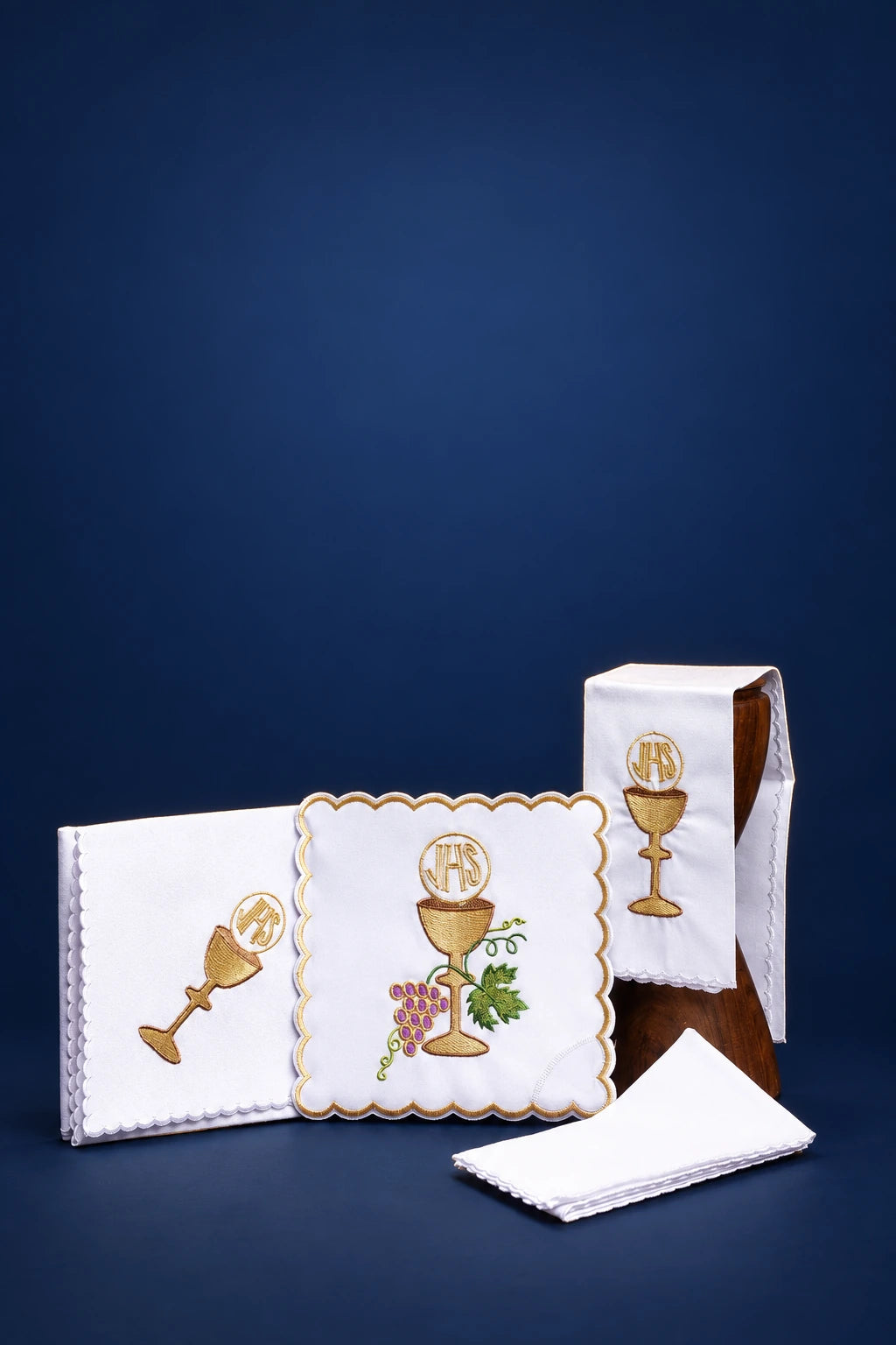 Altar Linen Set with Gold-Thread Chalice Embroidery, white set with gold chalice embroidery and scalloped edges