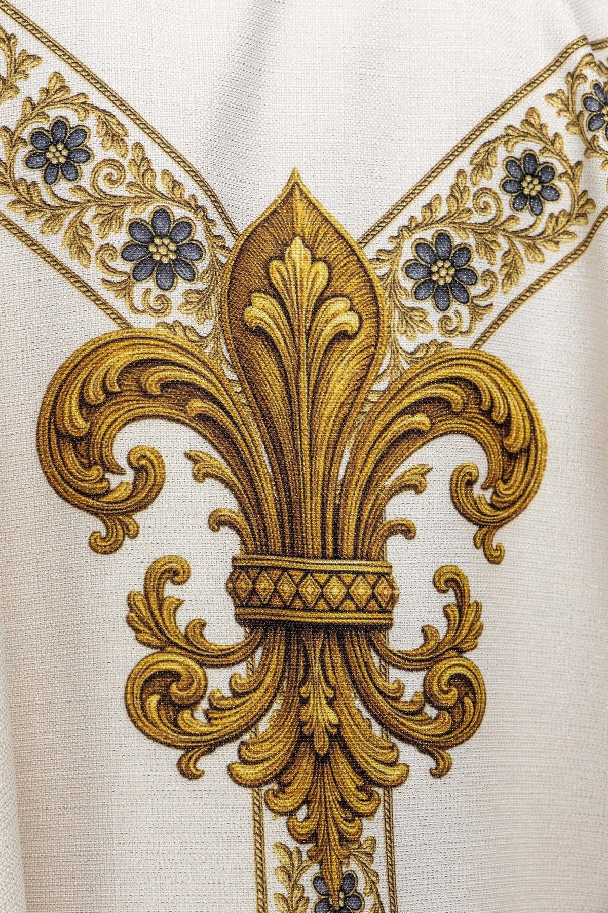 Marian chasuble back close-up with large gold fleur-de-lis