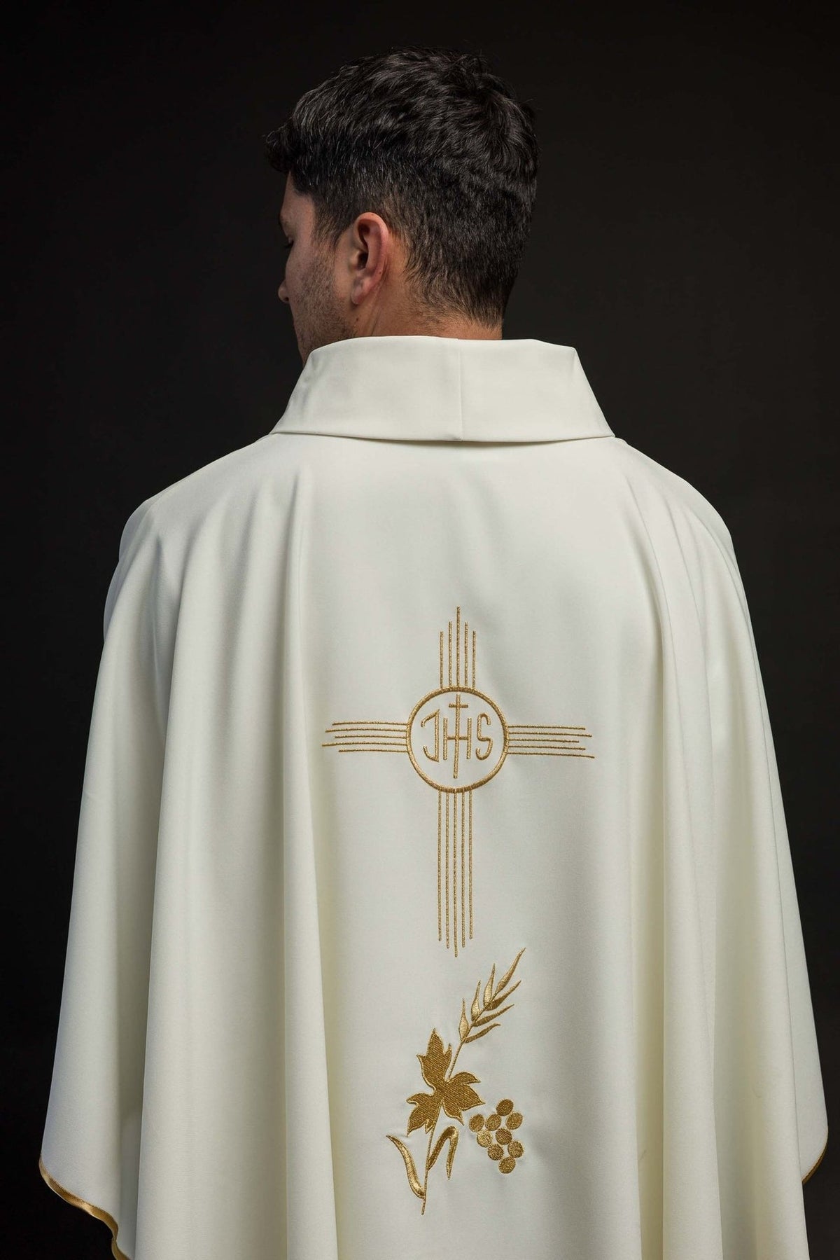 Ecru chasuble close-up showing its stand-up collar