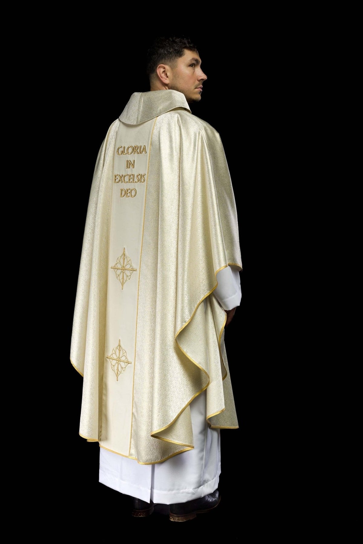Holy Family chasuble, back three-quarter view with gold patterned fabric