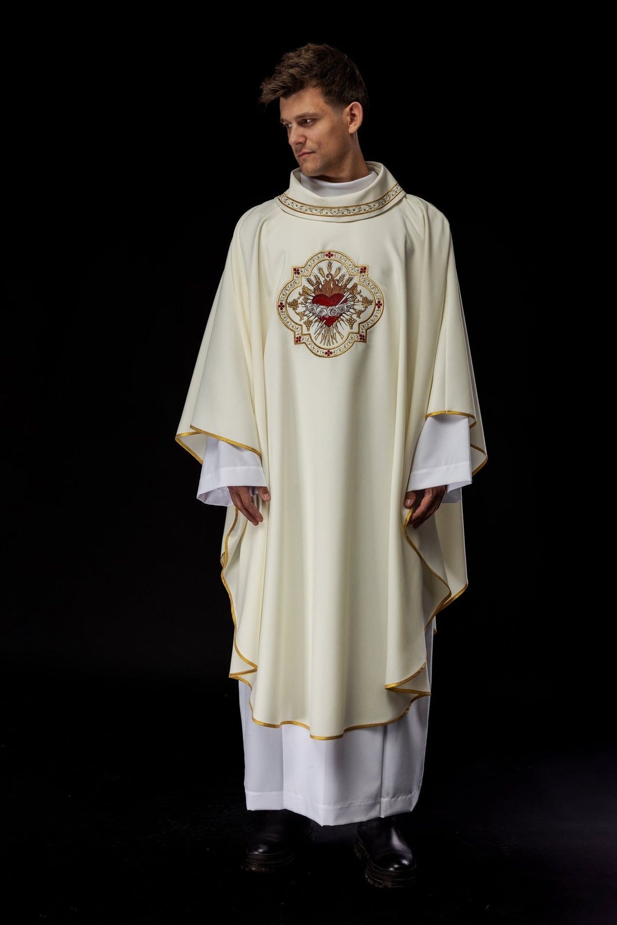 Ecru chasuble front view with Heart of Mary embroidery and gold trim