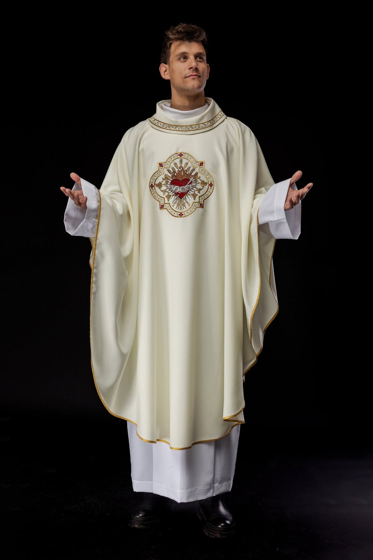 Ecru chasuble front view with Heart of Mary embroidery and gold edging