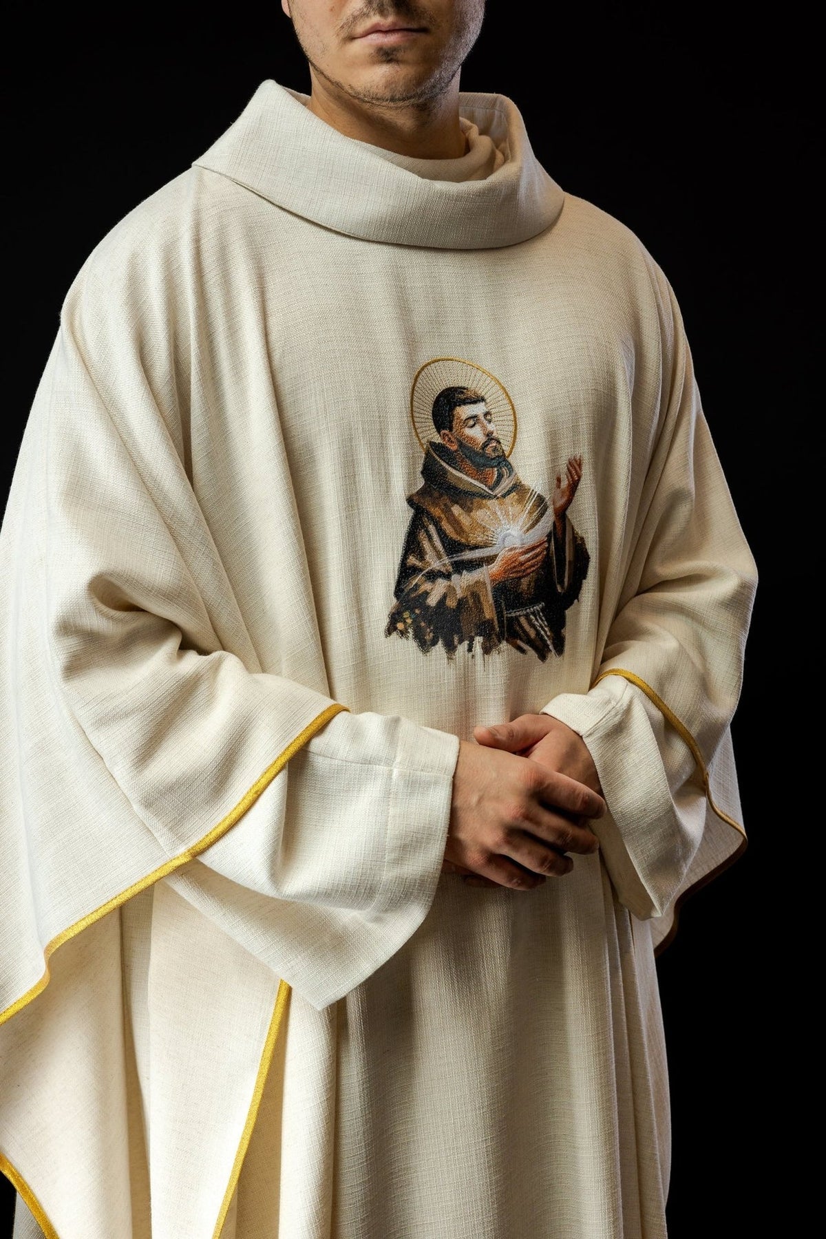 Saint Francis chasuble close-up of the embroidered Saint Francis image