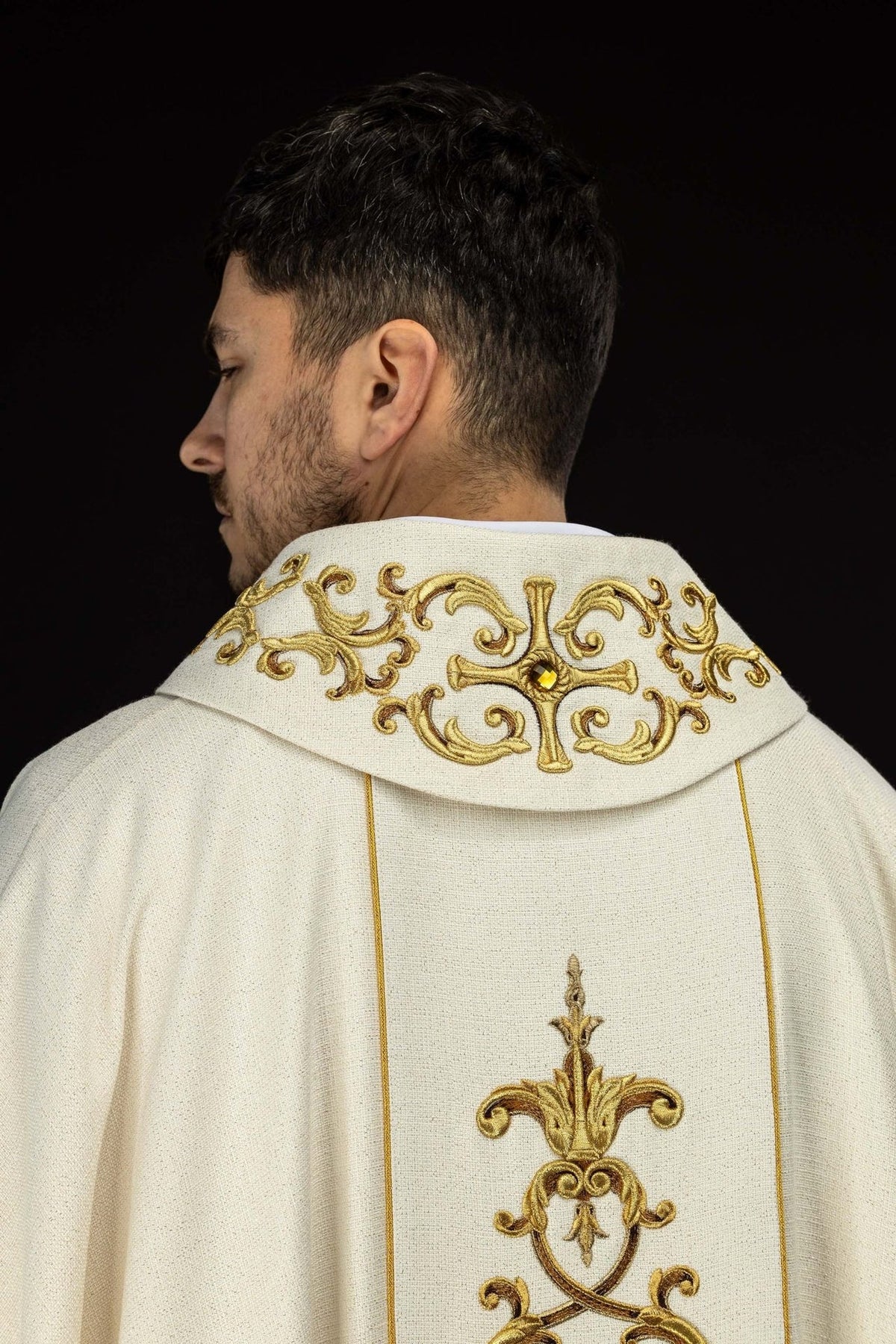 Embroidered chasuble, back close-up with gold cross and embroidery