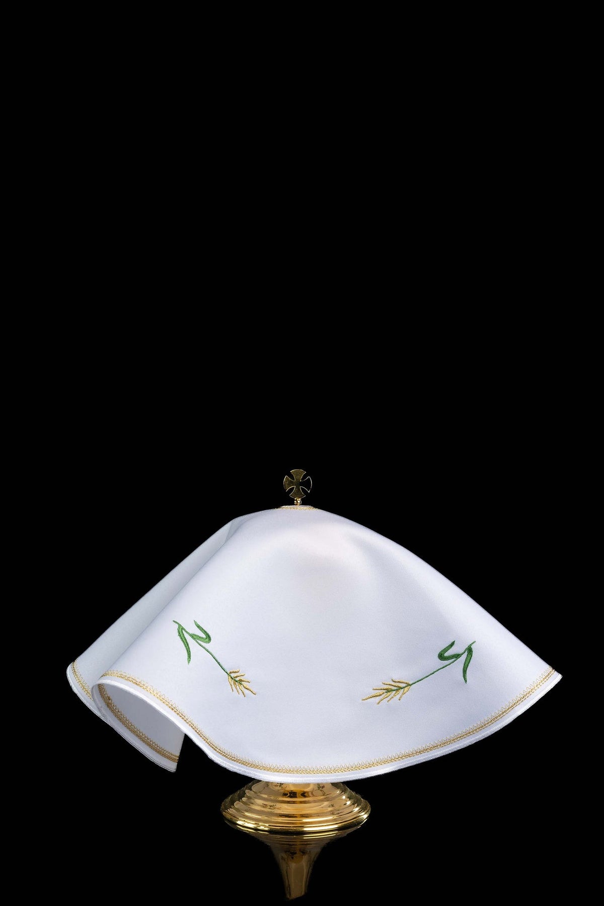 Ciborium veil, white back with green and gold wheat embroidery