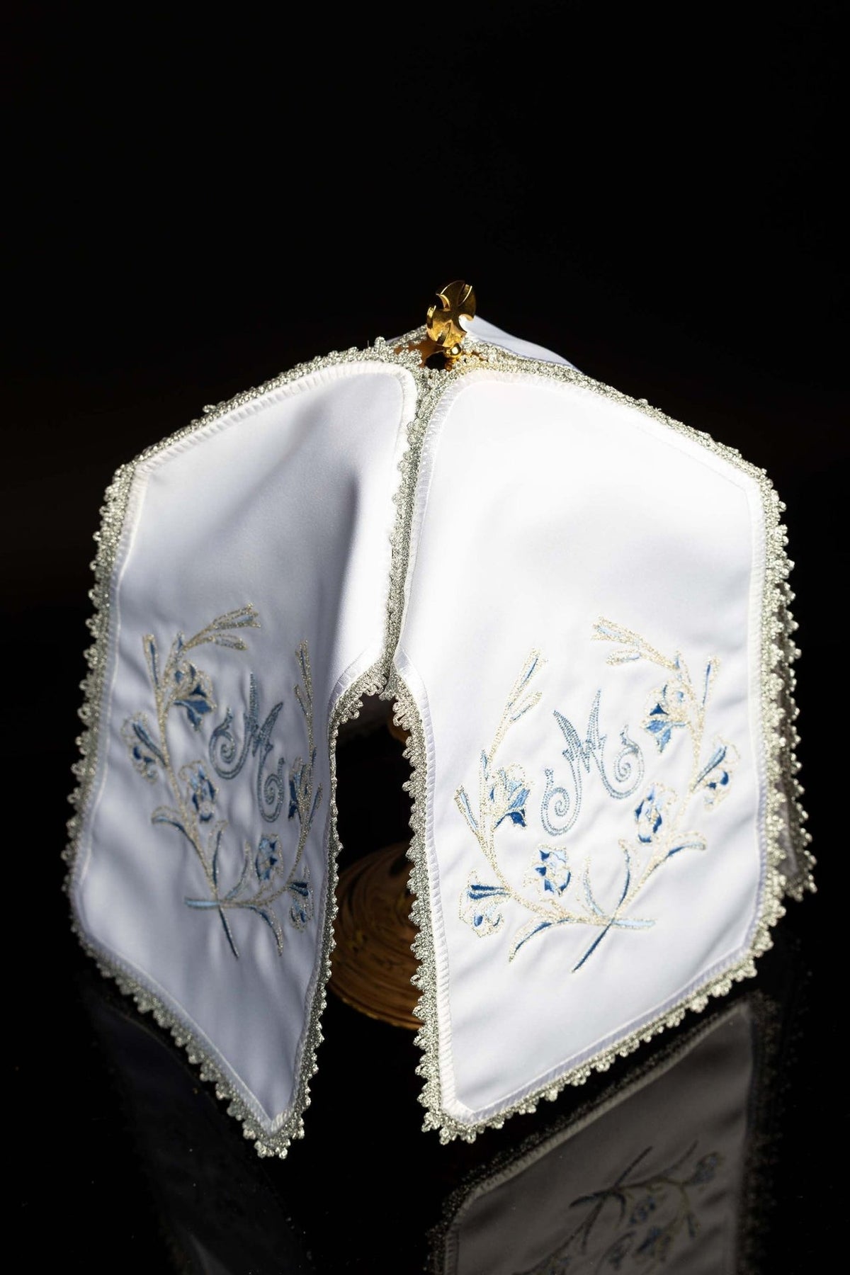 White ciborium veil angled view showing both embroidered panels and silver trim