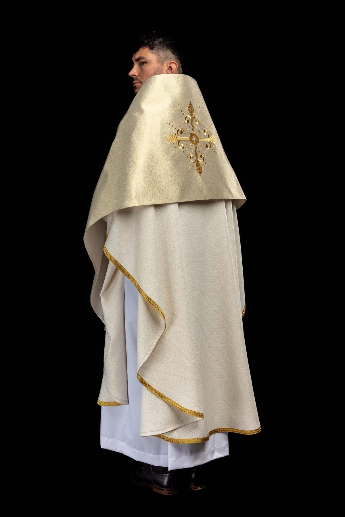 Humeral veil back view showing embroidered cross and gold edging