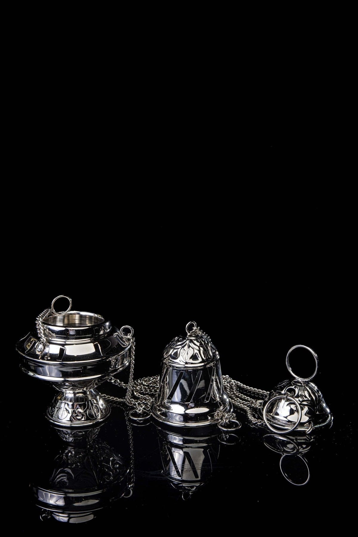 Santiago de Compostela thurible shown in separate parts with chains