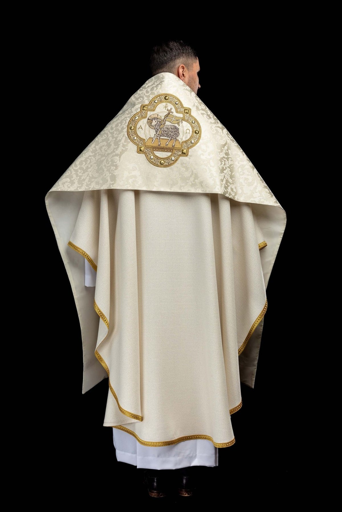 Humeral veil in ecru, full back view with Paschal Lamb embroidery and gold trim