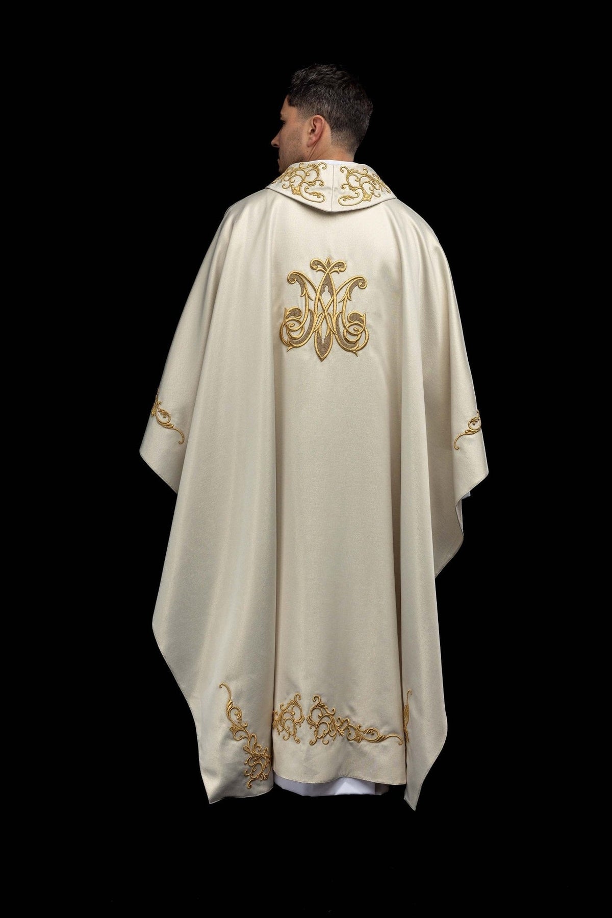 Marian chasuble full back view with gold embroidery