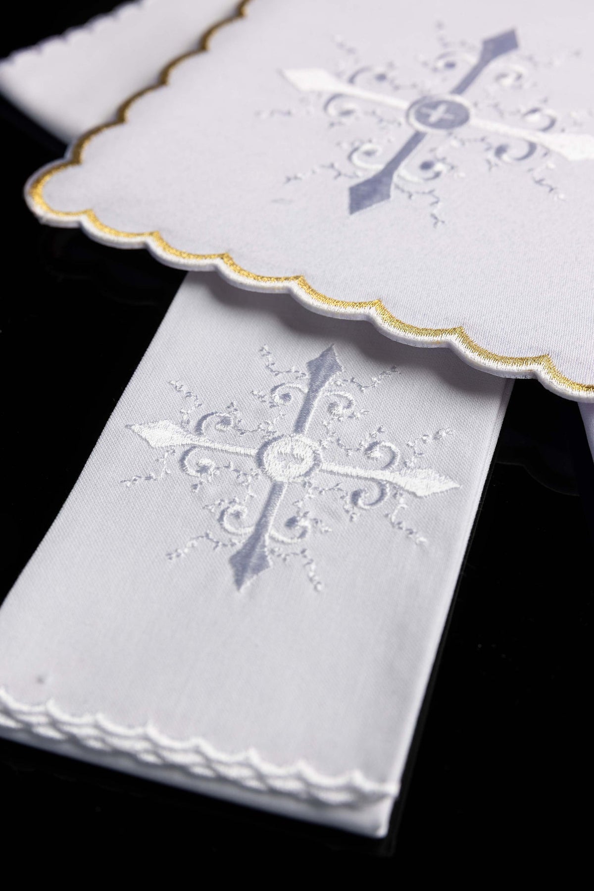 Altar Linen Set with Silver Embroidery