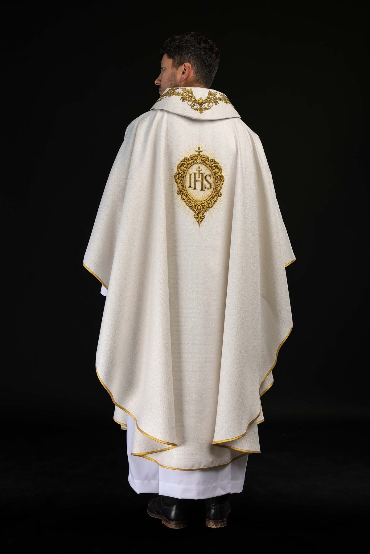 Printed Liturgical Chasuble in Ecru with Sacred Heart of Jesus Motif