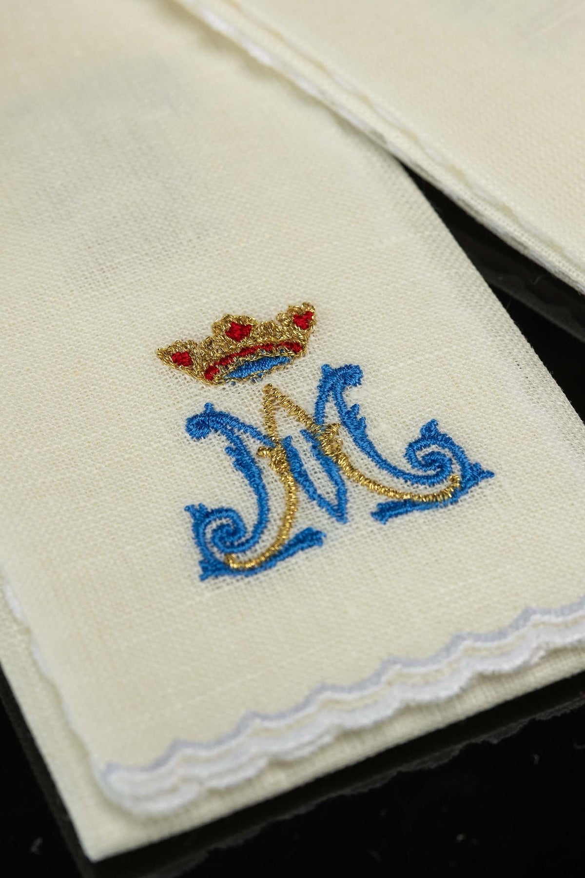 Set of 5 Linen Purificators with Marian Embroidery