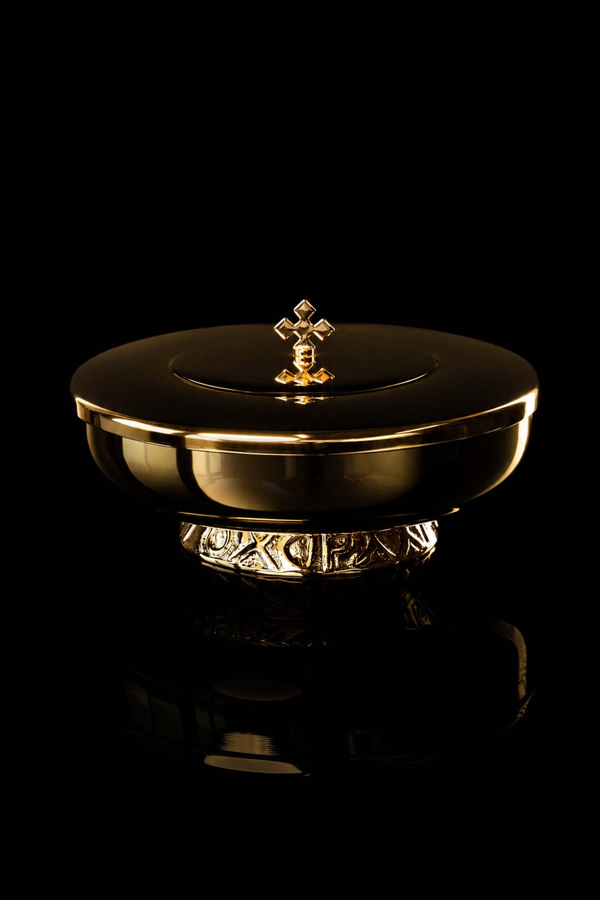 Gold-Plated Brass Ciborium 6.25 in (16 cm), front view with cross finial and ornate embossed base