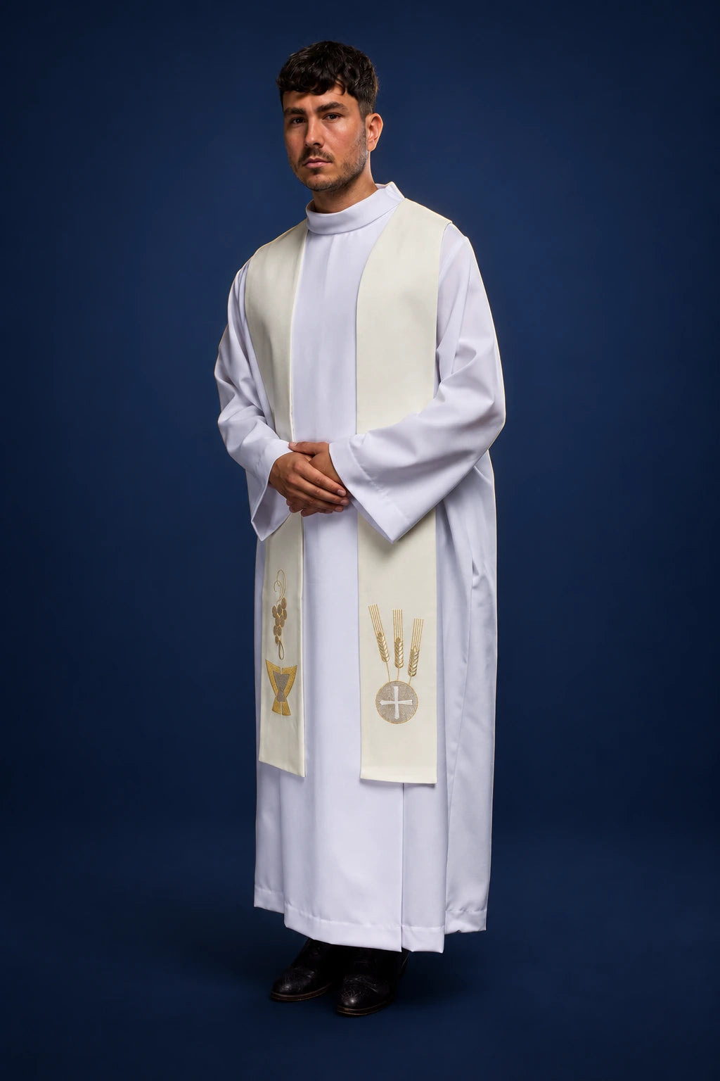 Front view of an ecru stole with chalice, wheat, and grapes embroidery on both ends