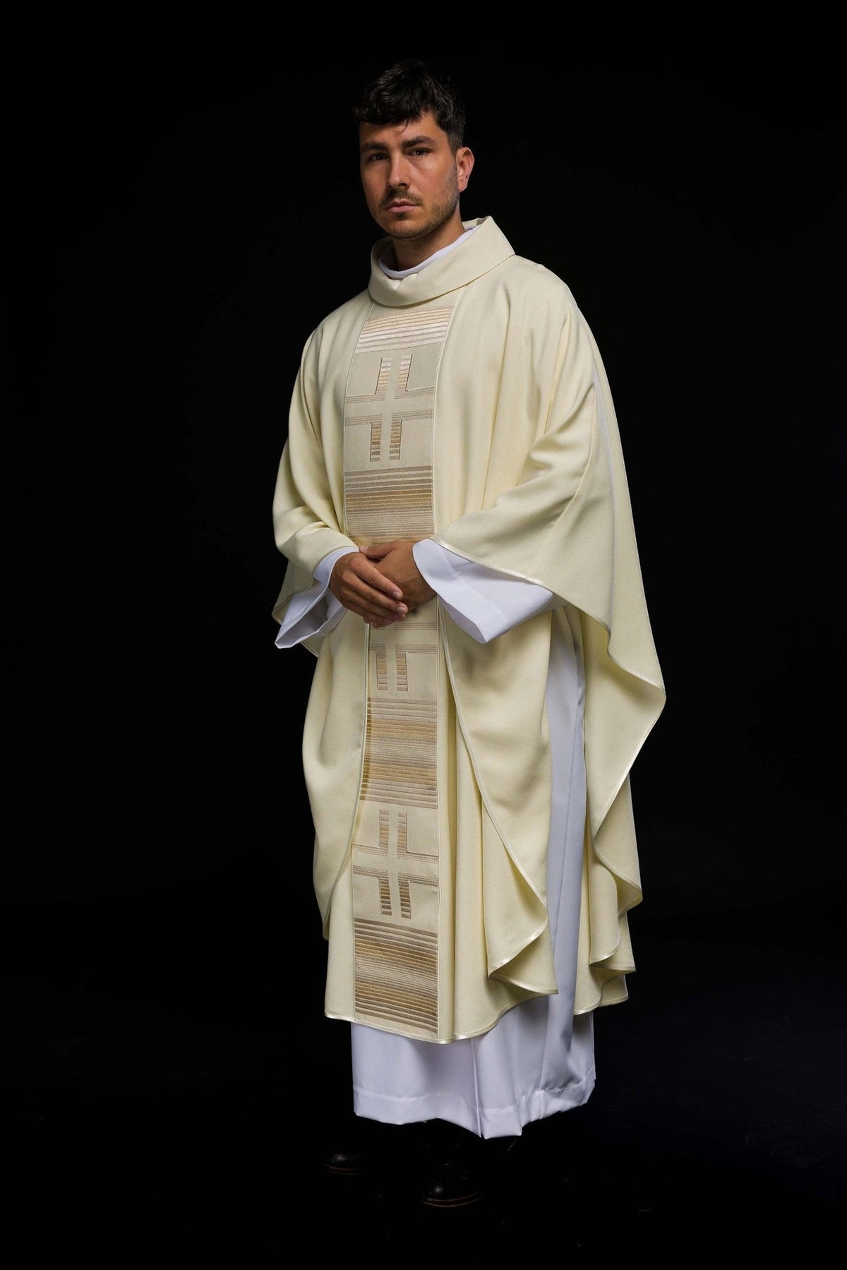 Ecru chasuble three-quarter front view with stand-up collar and cross embroidery