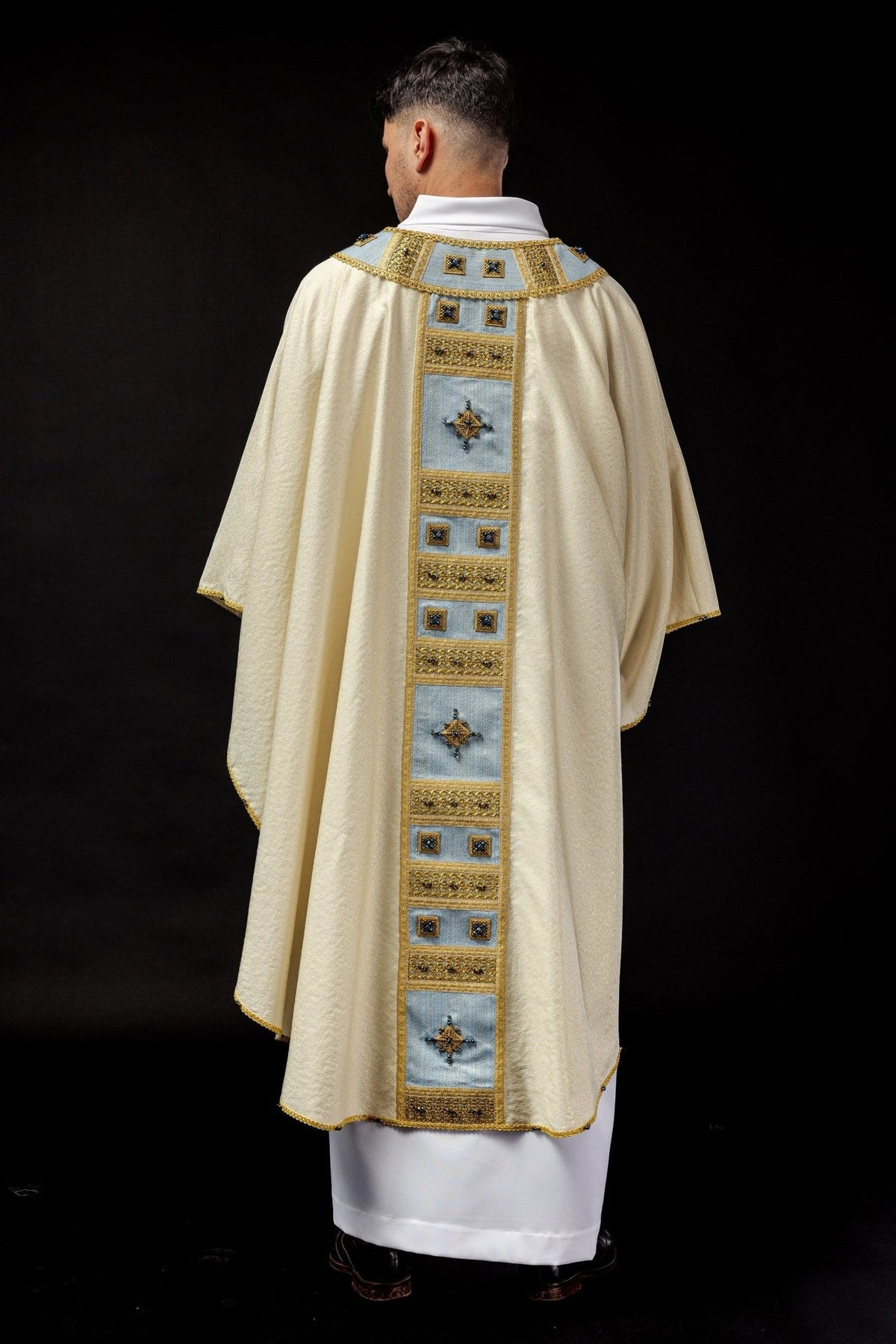 Marian chasuble, full back view with ivory fabric and blue and gold orphrey