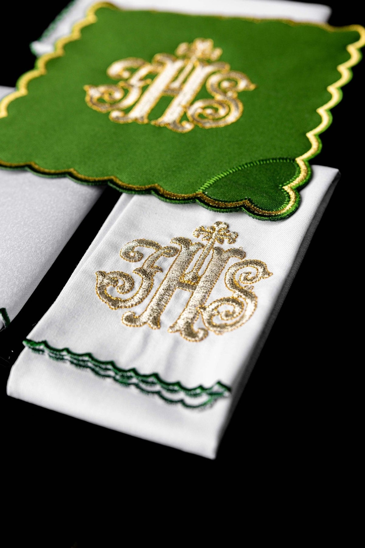 Green chalice pall and white purificator with gold IHS embroidery