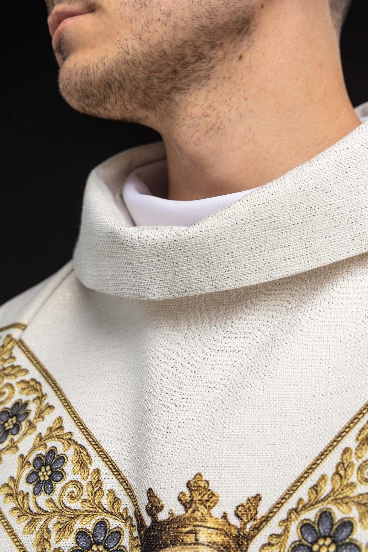 Marian chasuble close-up of ecru collar and floral orphrey
