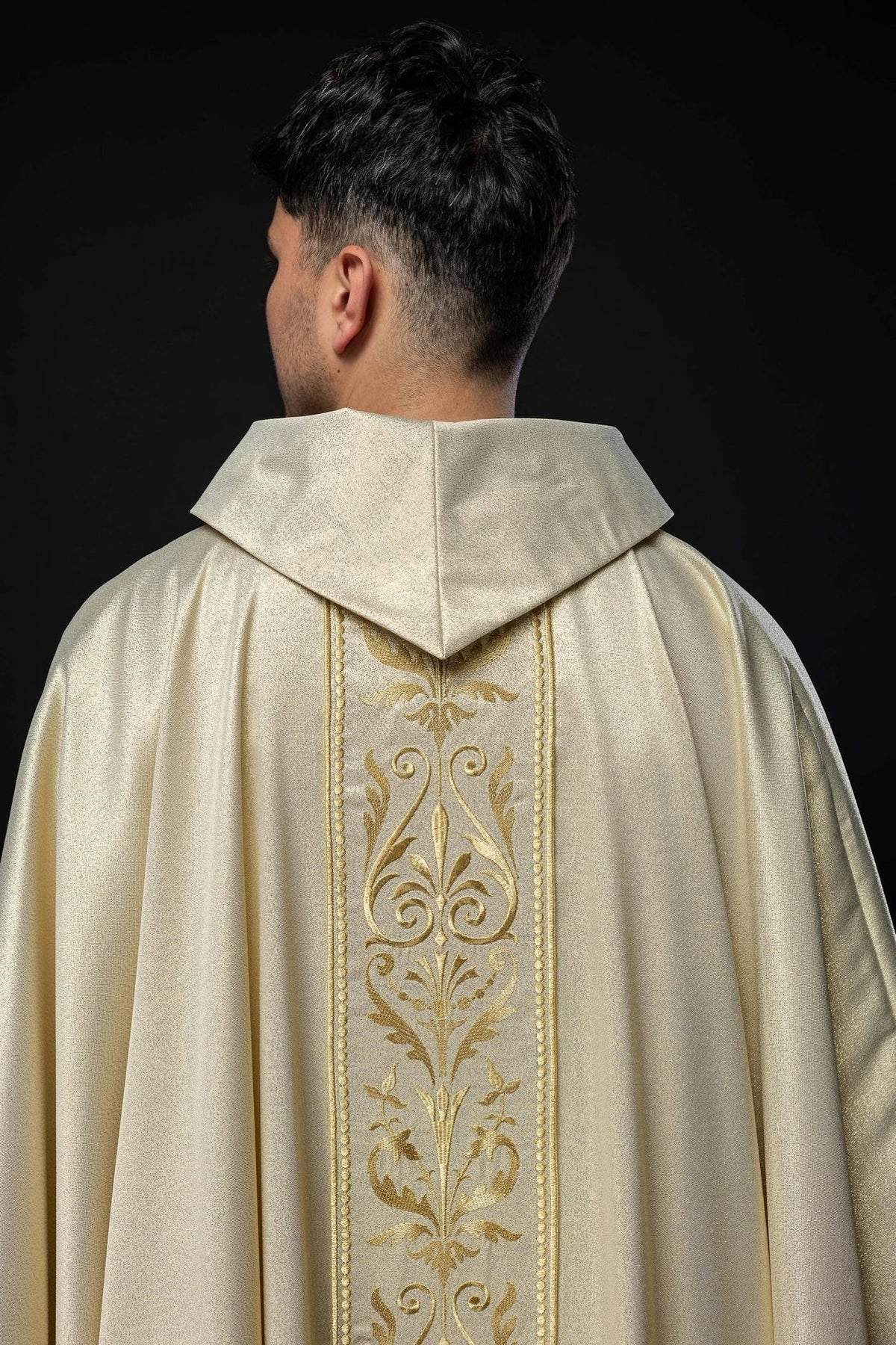 Liturgical chasuble, back close-up with stand-up collar and embroidered gold orphrey