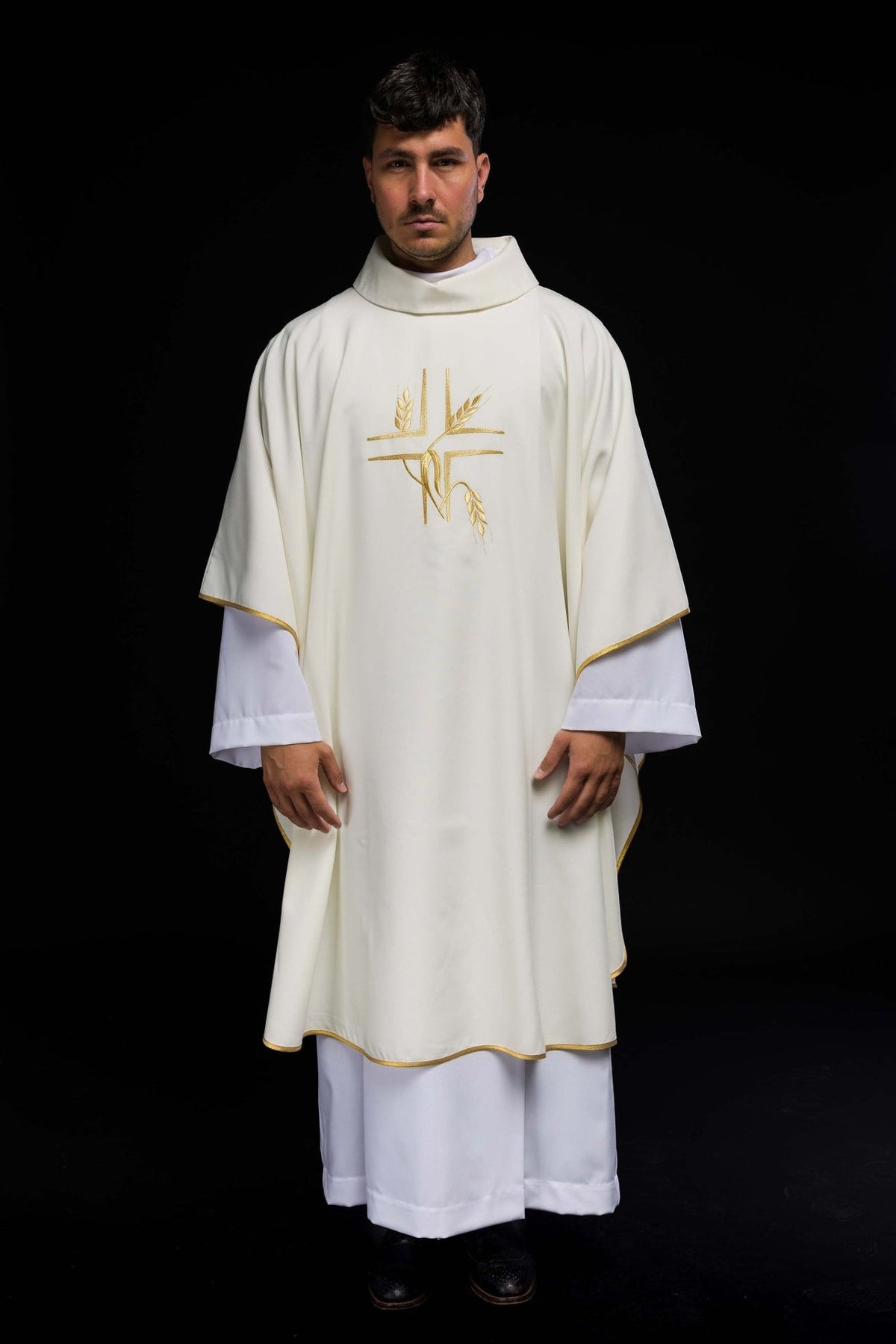 Ecru chasuble, full front view with stand-up collar and gold trim