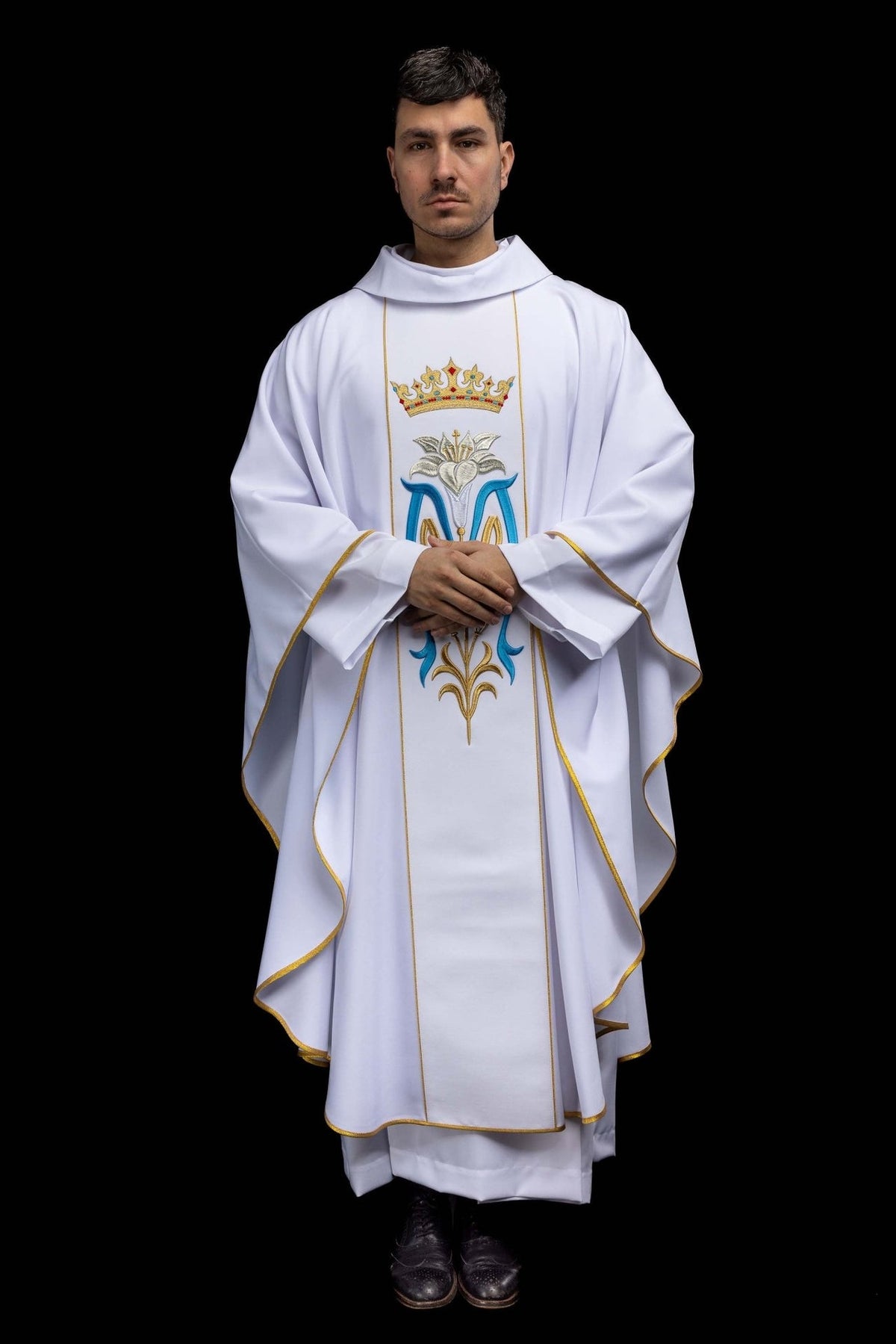Marian chasuble front view with gold-trimmed sleeves and Marian embroidery