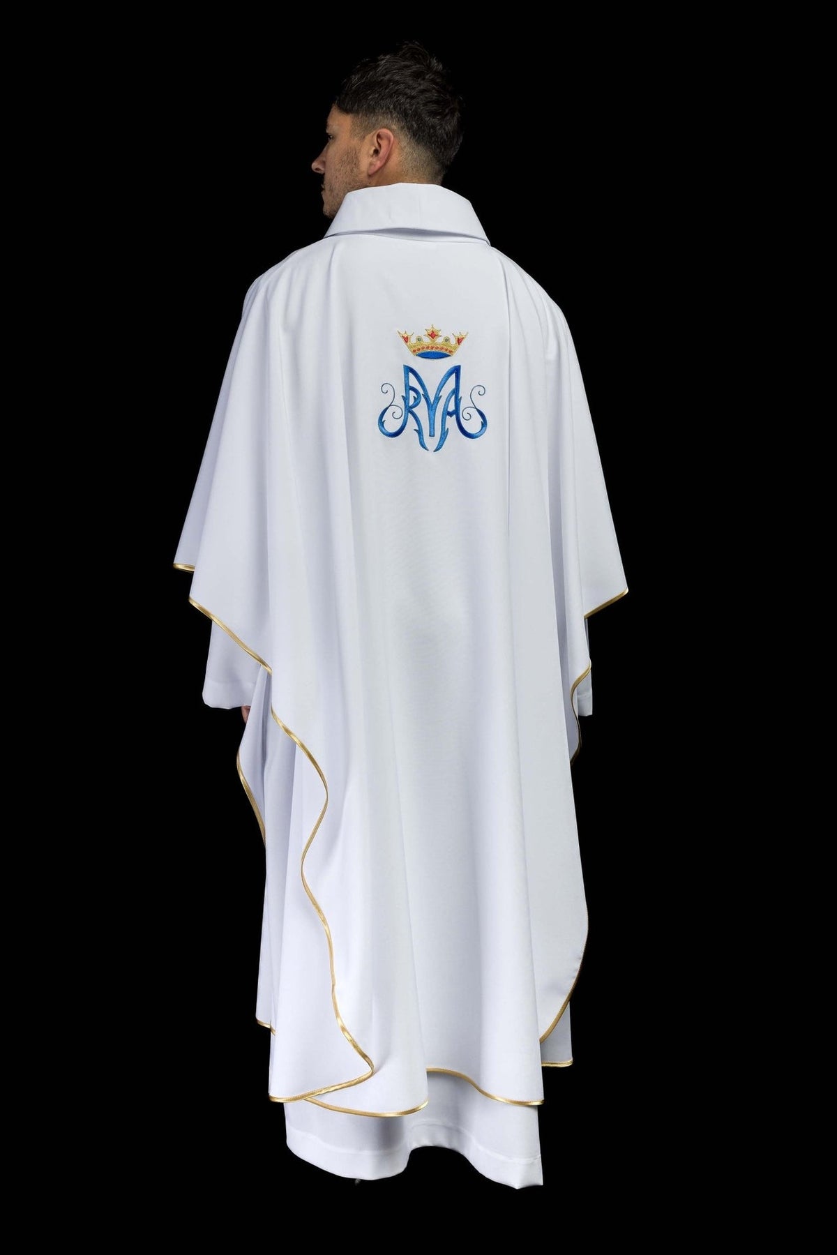 White Marian chasuble back close-up showing its stand-up collar
