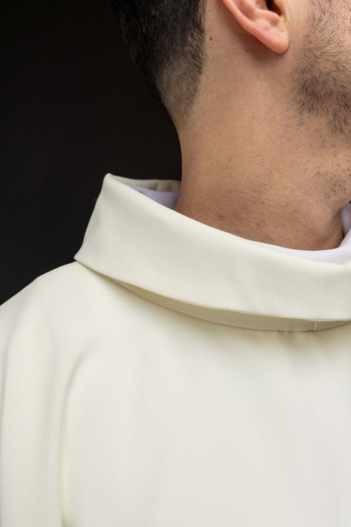 Marian chasuble close-up showing its ivory stand-up collar