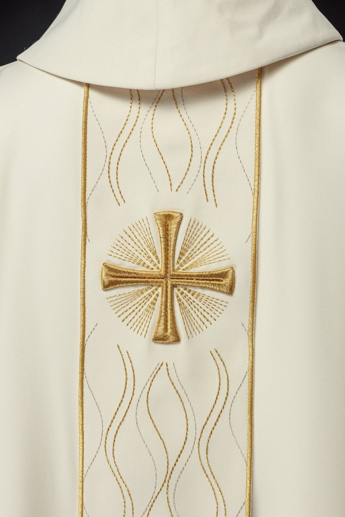 Ecru chasuble back close-up with plain stand-up collar and embroidered stole