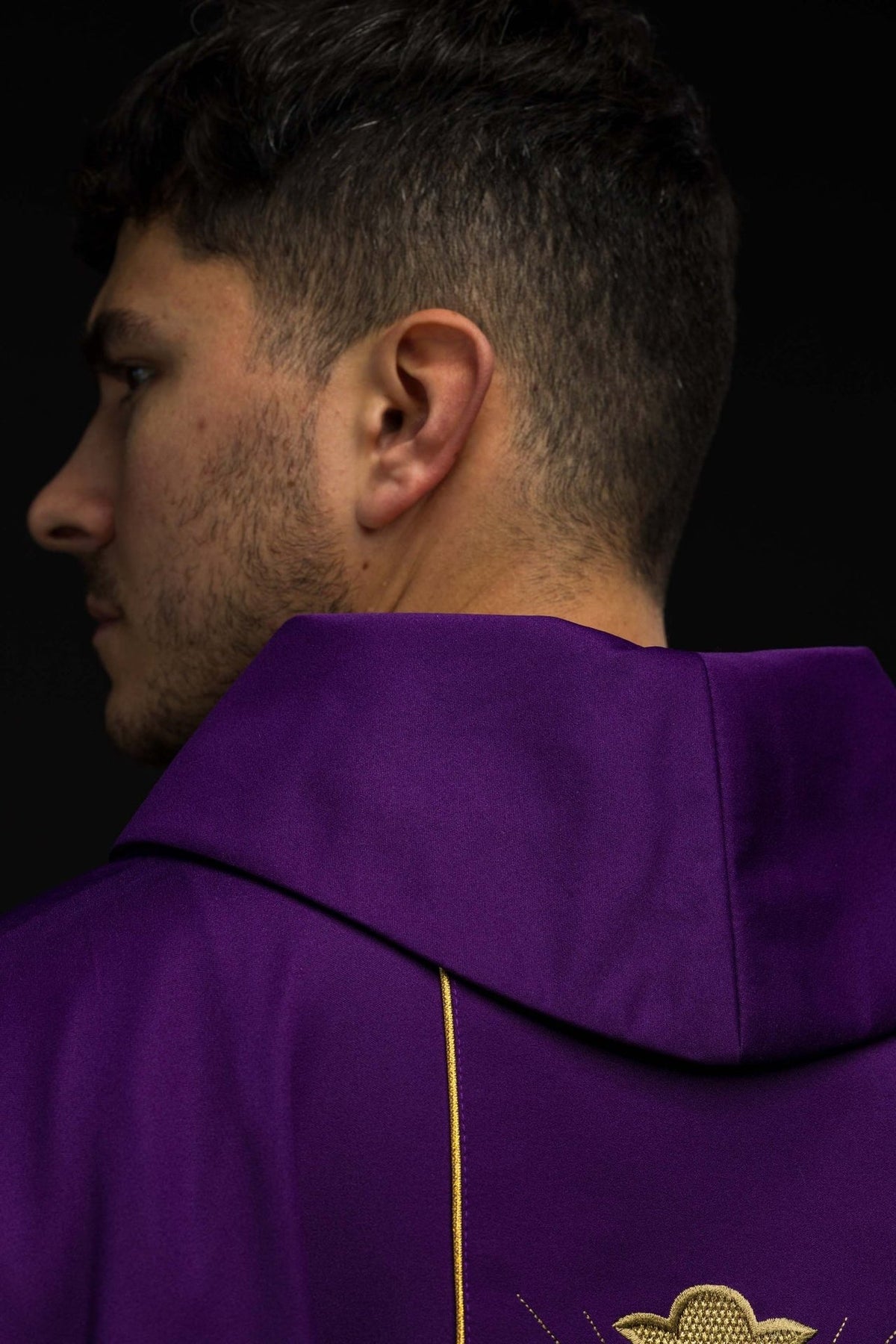 Purple chasuble stand-up collar and back detail
