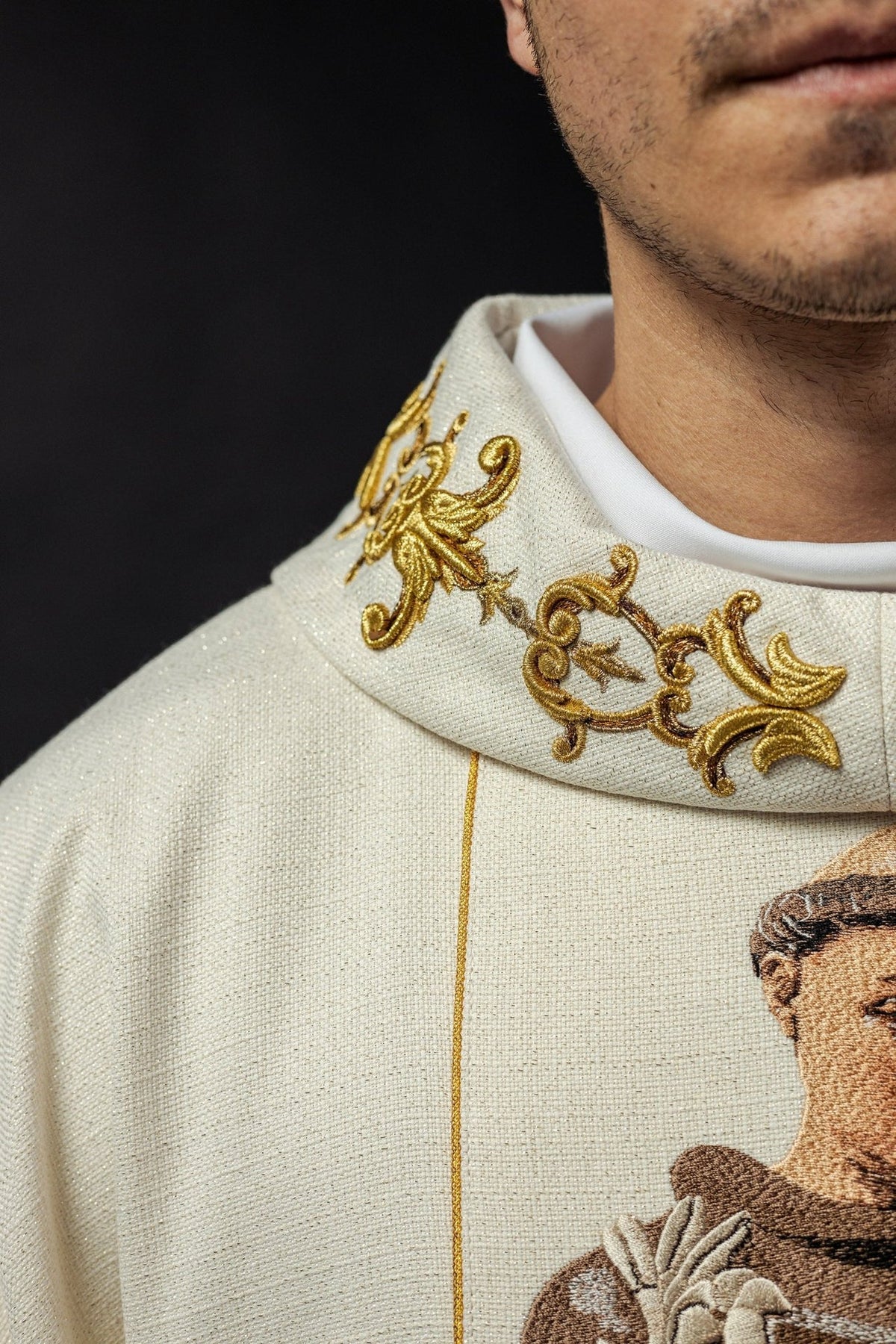 Saint Anthony chasuble close-up of the embroidered stand-up collar and gold motifs
