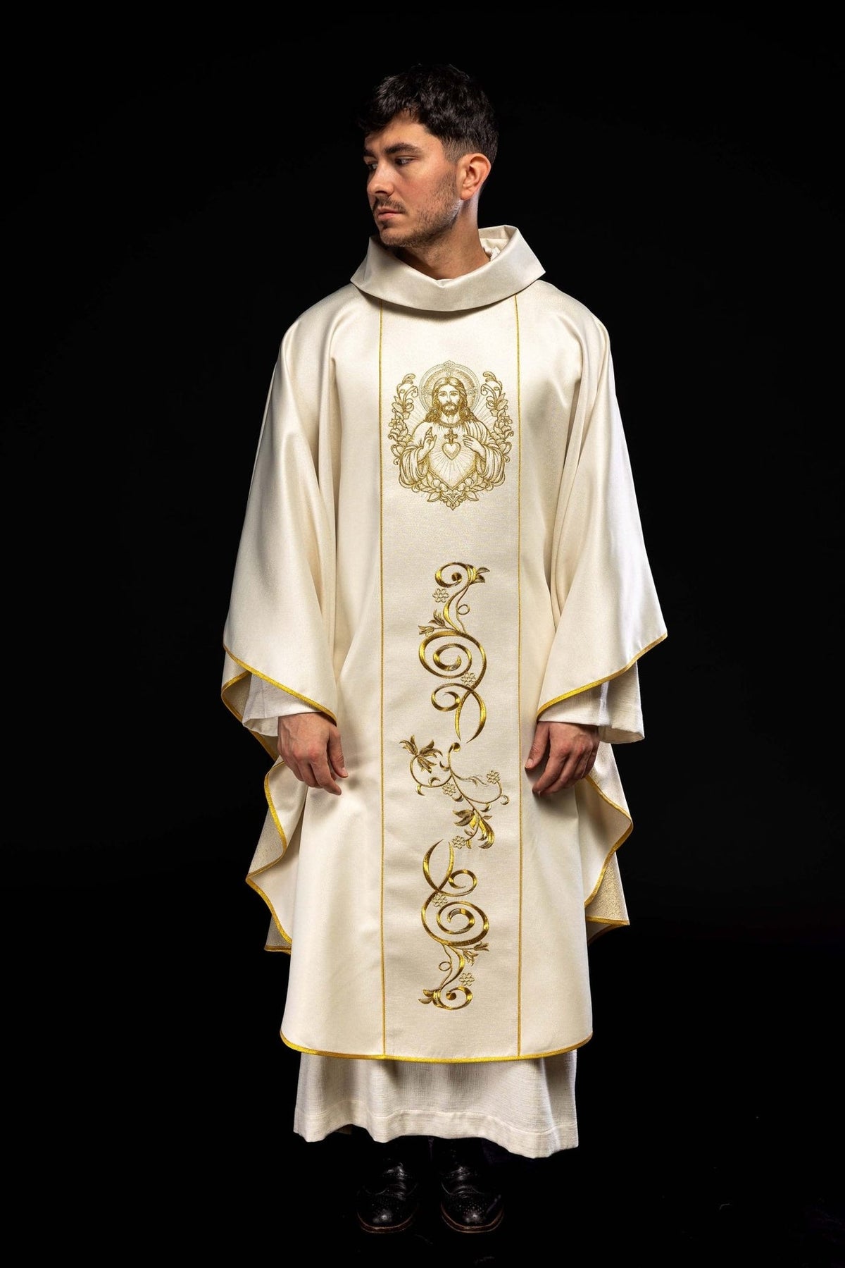 Ecru chasuble, full front view with Sacred Heart of Jesus embroidery and gold trim