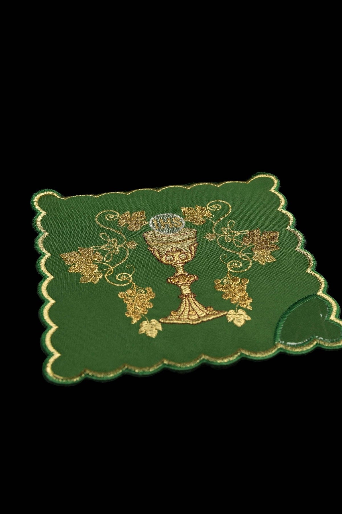 Green chalice pall with embroidered gold chalice, altar bread and vine motif