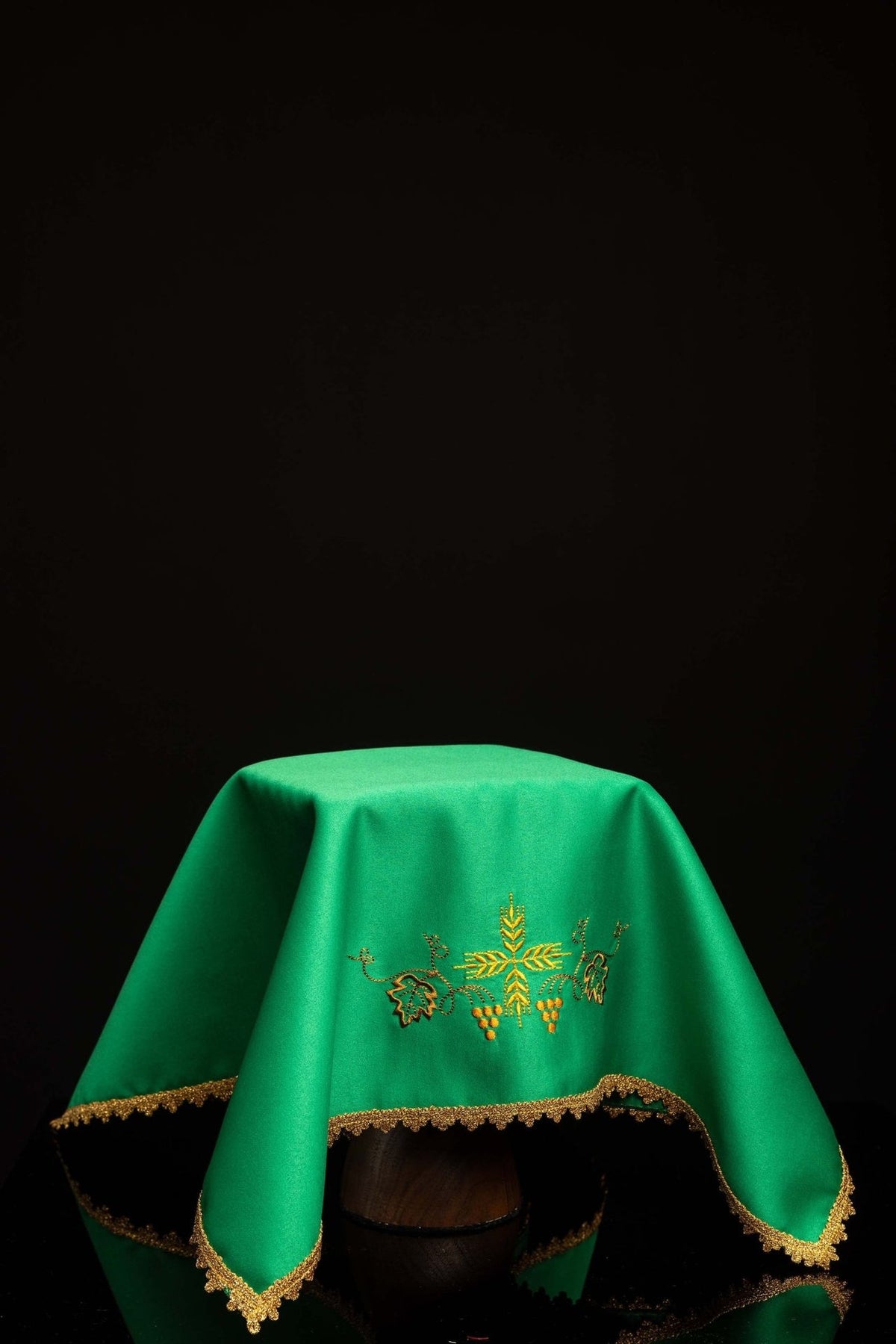 Green chalice veil with gold wheat and grapes embroidery
