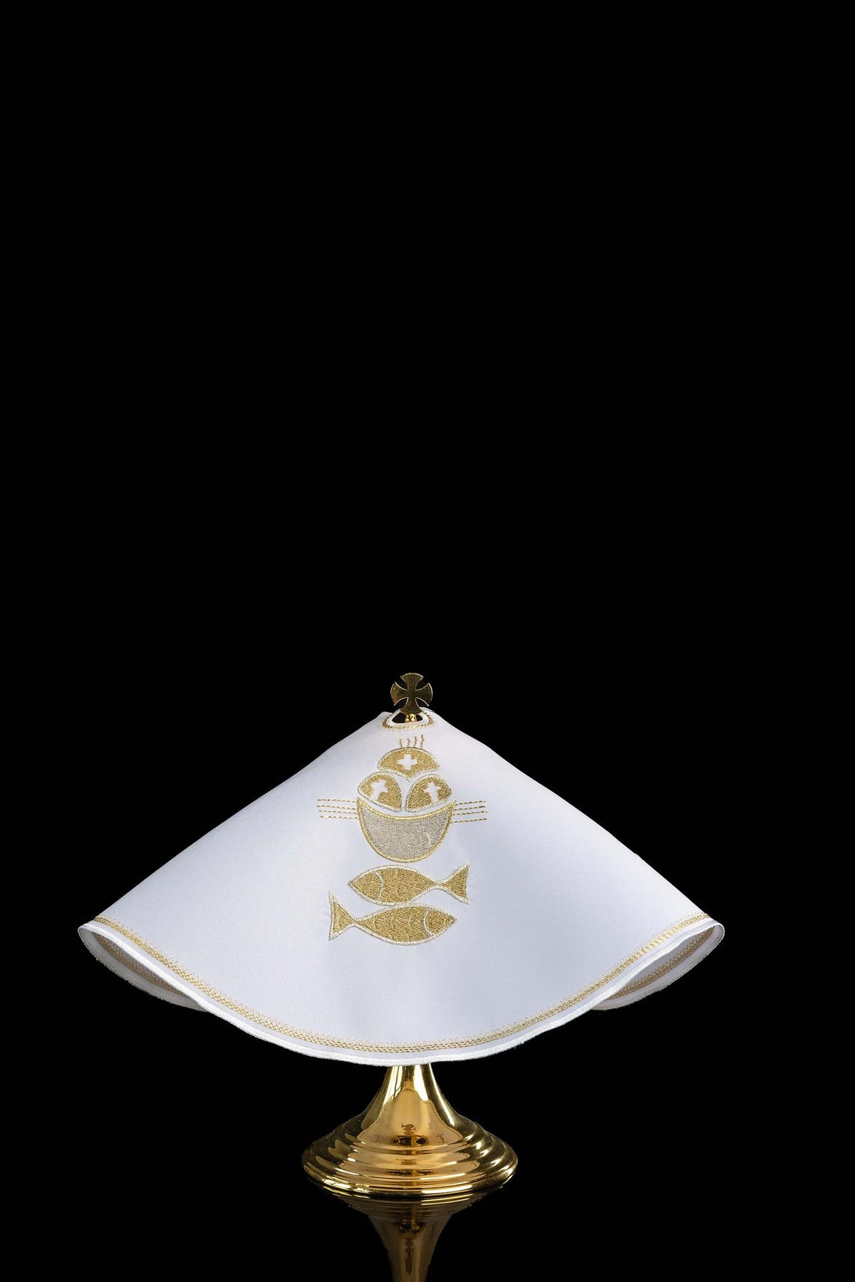 Ciborium veil with gold embroidery of bread and fish, white front view
