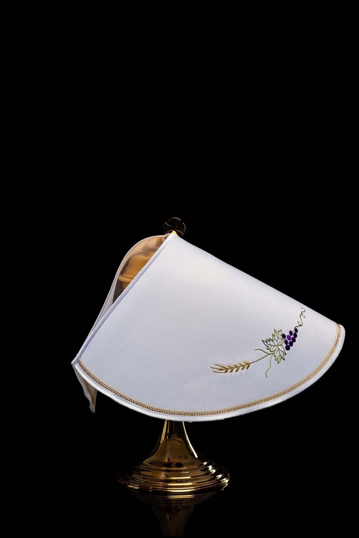 White ciborium veil side view with grapes and wheat embroidery and gold edging