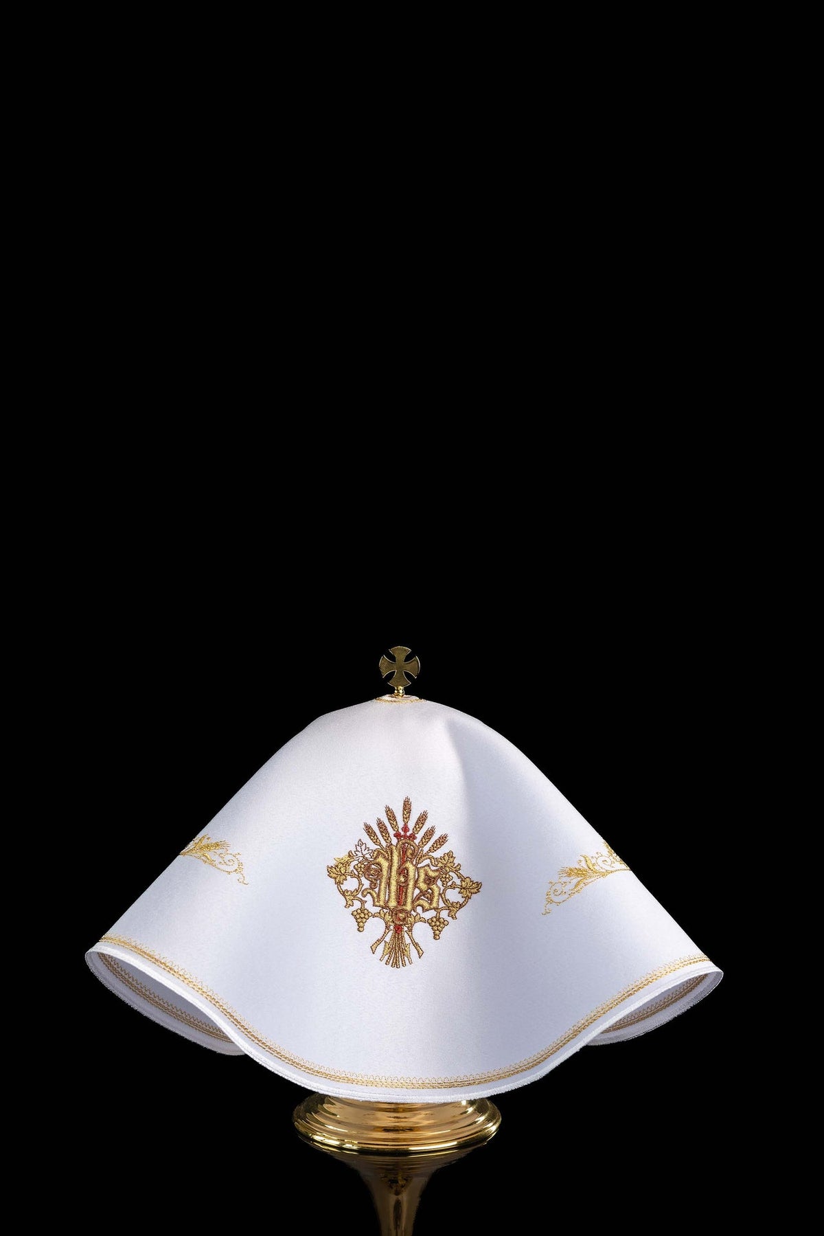 Round Ciborium Veil with IHS and Sacred Heart of Jesus Embroidery, front view in white