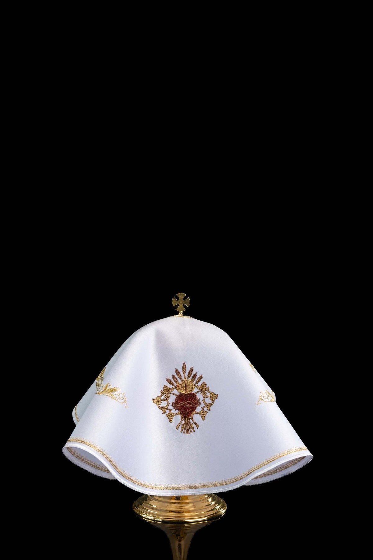 Ciborium veil back view with Sacred Heart of Jesus embroidery in white