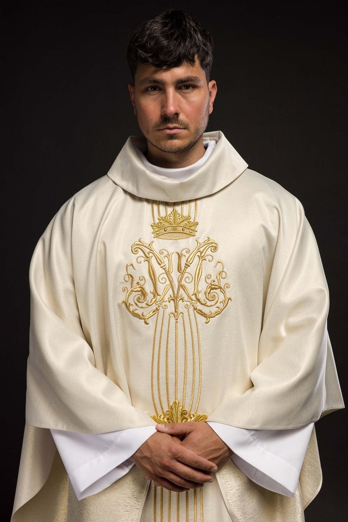 Shimmering Marian liturgical chasuble with stones, ecru, front view with gold embroidered Marian motif