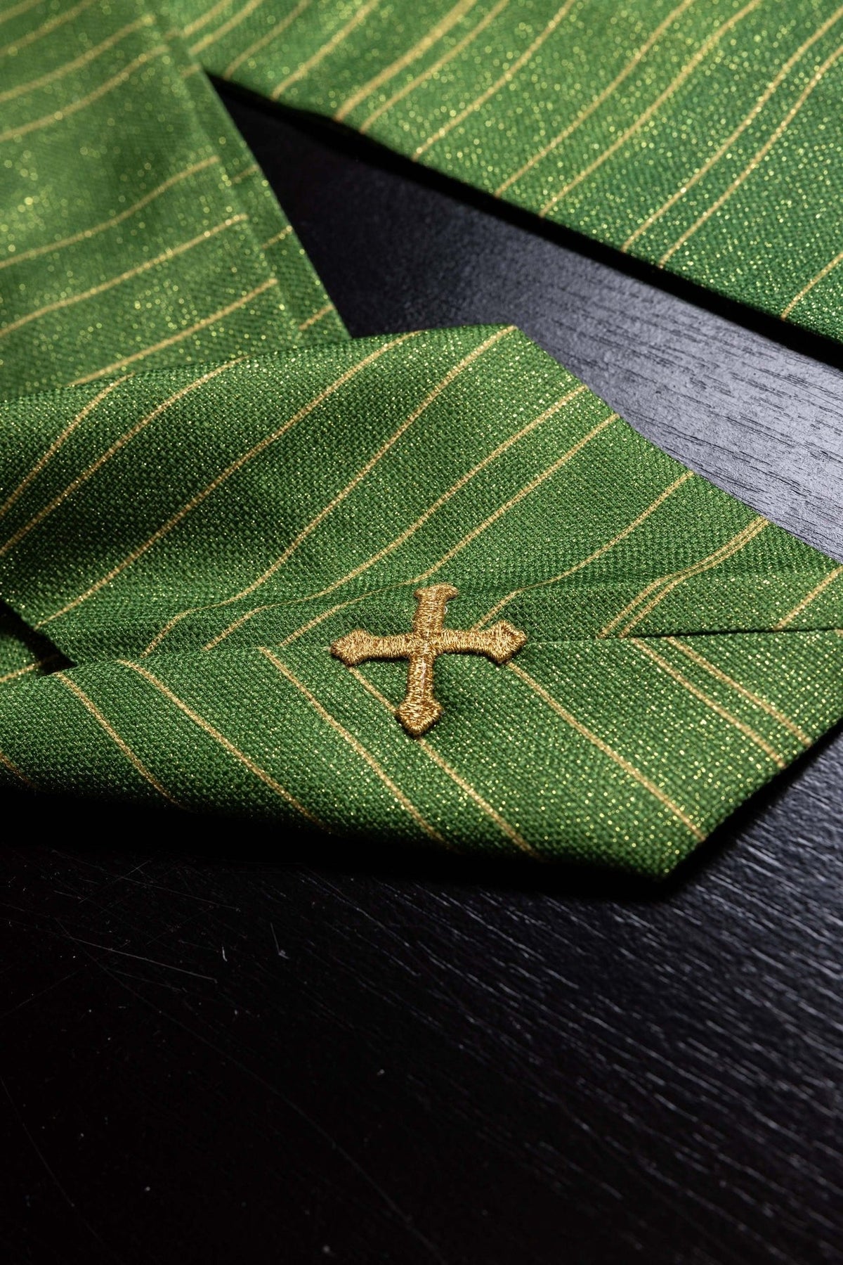 Ornat drukowany z Krzyżem Jerozolimskim zielony