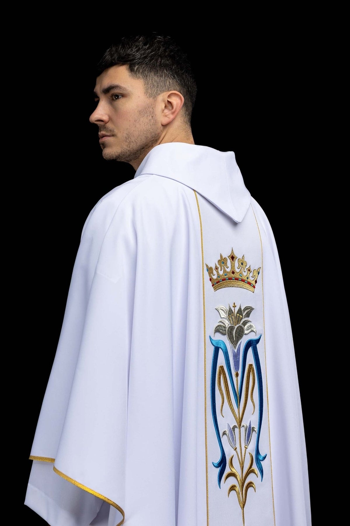 Ornat liturgiczny Maryjny haftowany z koroną w kolorze białym