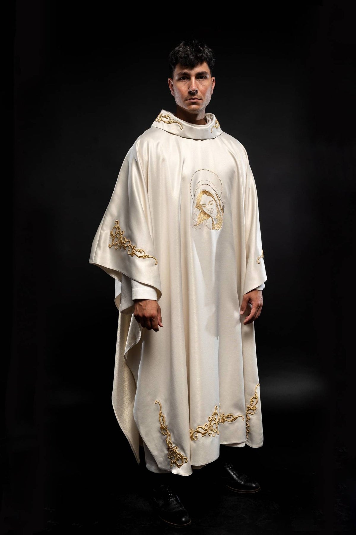 Liturgical chasuble front view with Our Lady embracing Jesus and gold ornamental embroidery