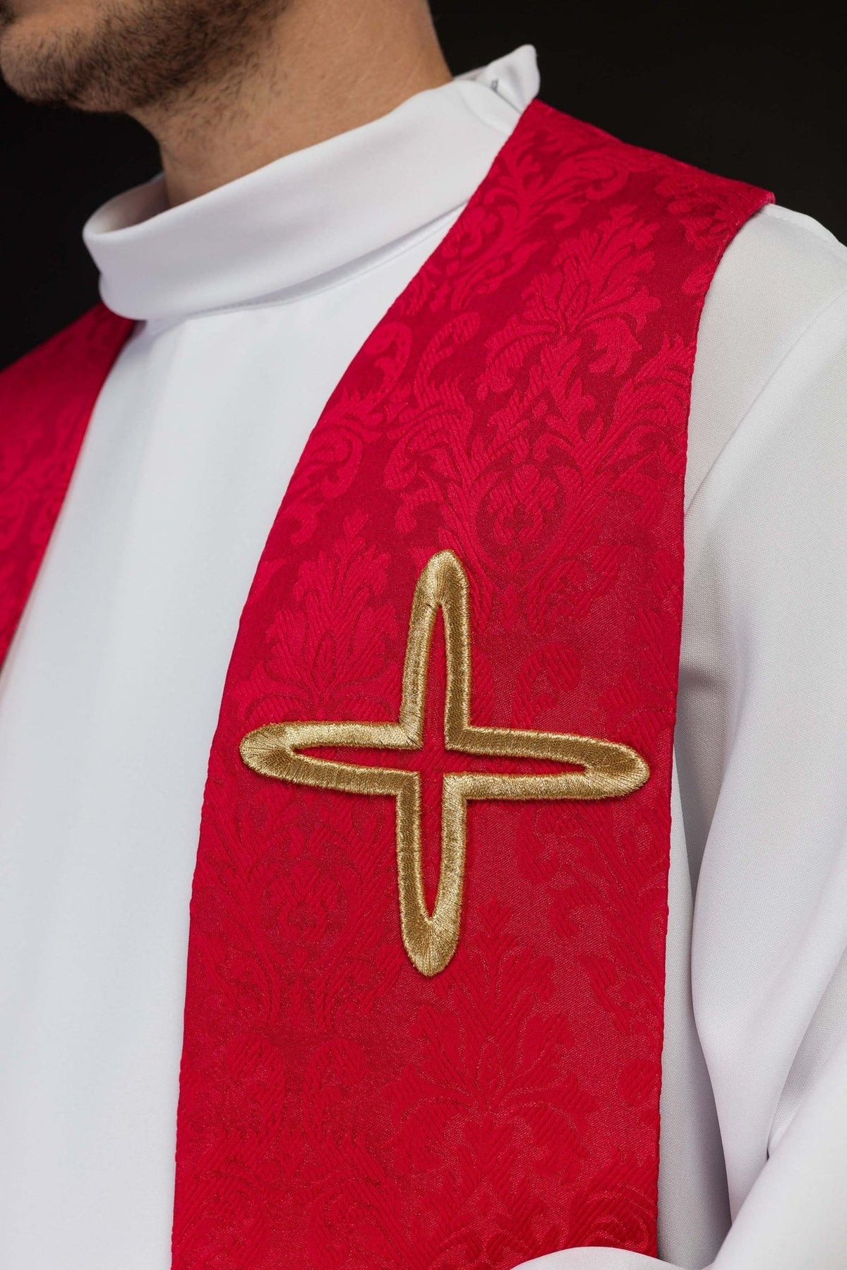 Stuła haftowana żakardowa z motywami krzyży czerwona